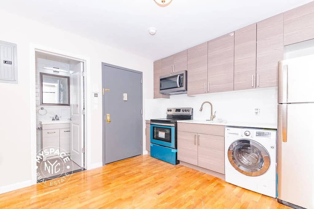 Ocean Hill apartment with washer and dryer in unit