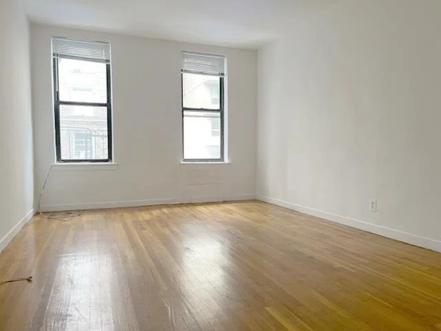 Current Manhattan listing with a large living area