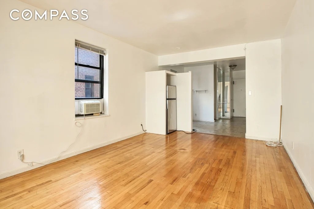 Current Manhattan listing for a studio