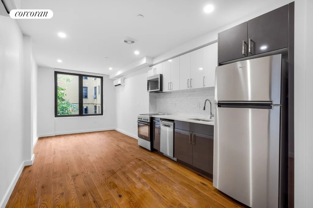 Brooklyn apartment with modern finishes