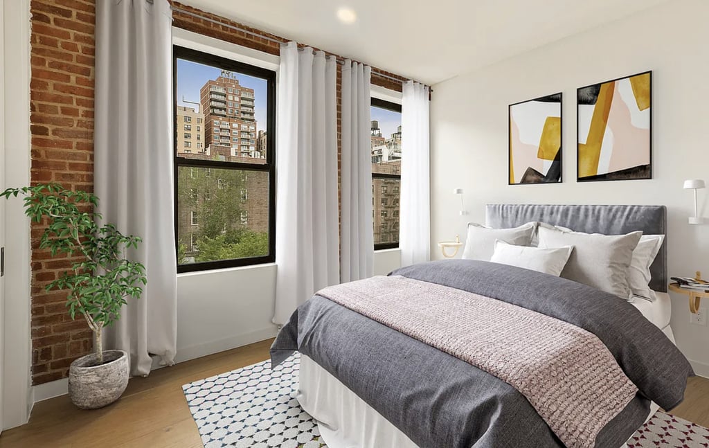 Manhattan listing with a large bedroom