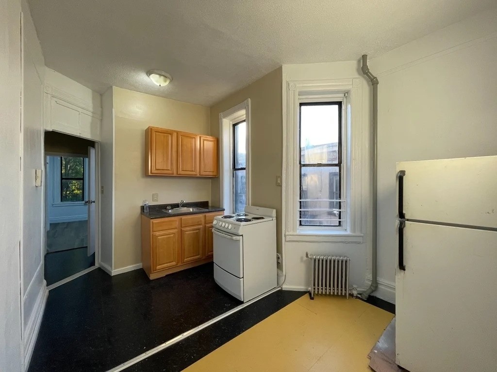 Manhattan kitchen with a window