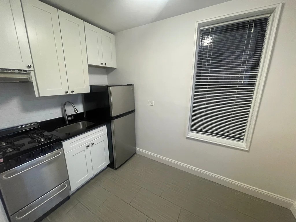 Queens apartment with stainless steel appliances