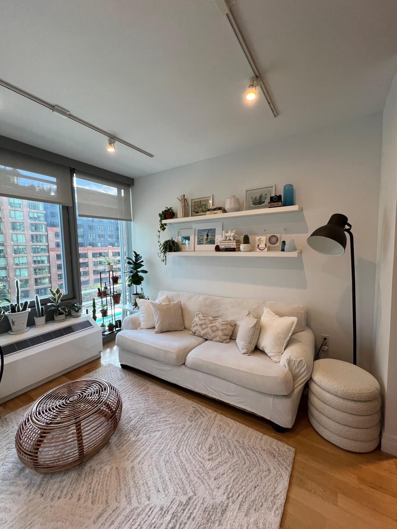 550 West 54th Street - Photo 2