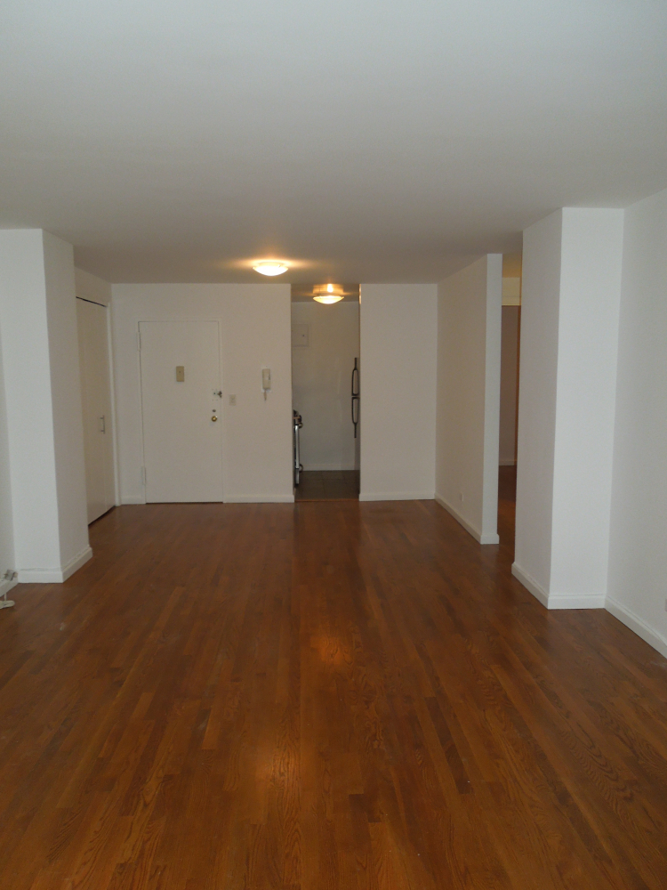 320 E 58th Street - Photo 1